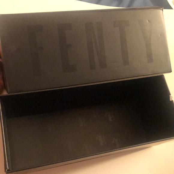 Pink puma fenty slides - Picture 7 of 7